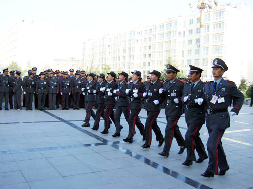 石排保安列隊(duì)雄姿